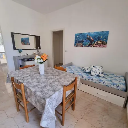 Апартаменти Nettuno Baia *