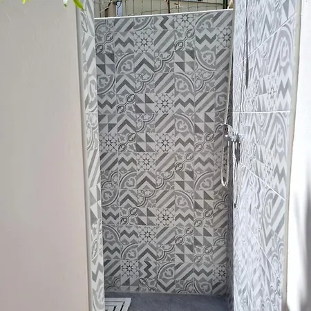 Nettuno Baia Апартаменти